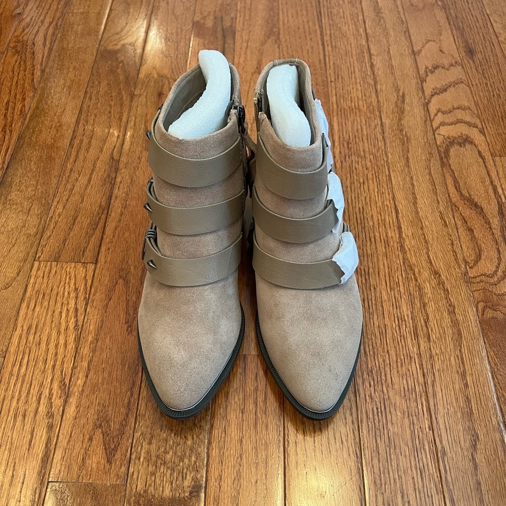 Brand New Circus by Sam Edelman women suede boot size 7 1/2